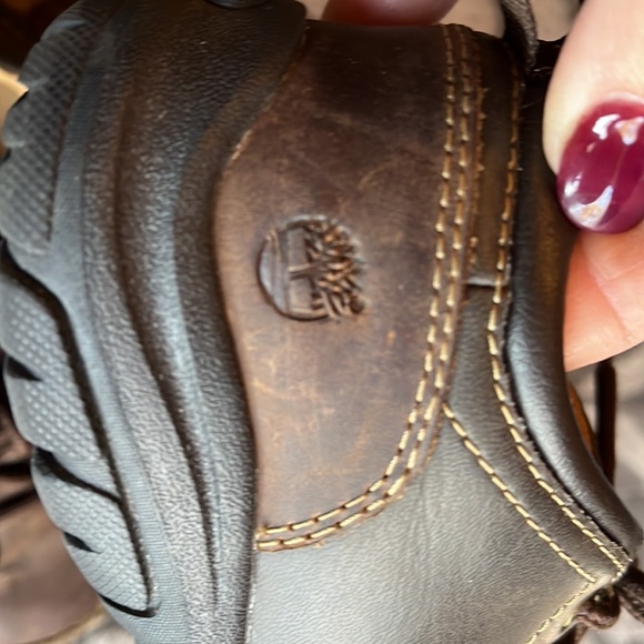 Boys, leather, Timberland dress shoes, size 11 - Picture 3 of 4